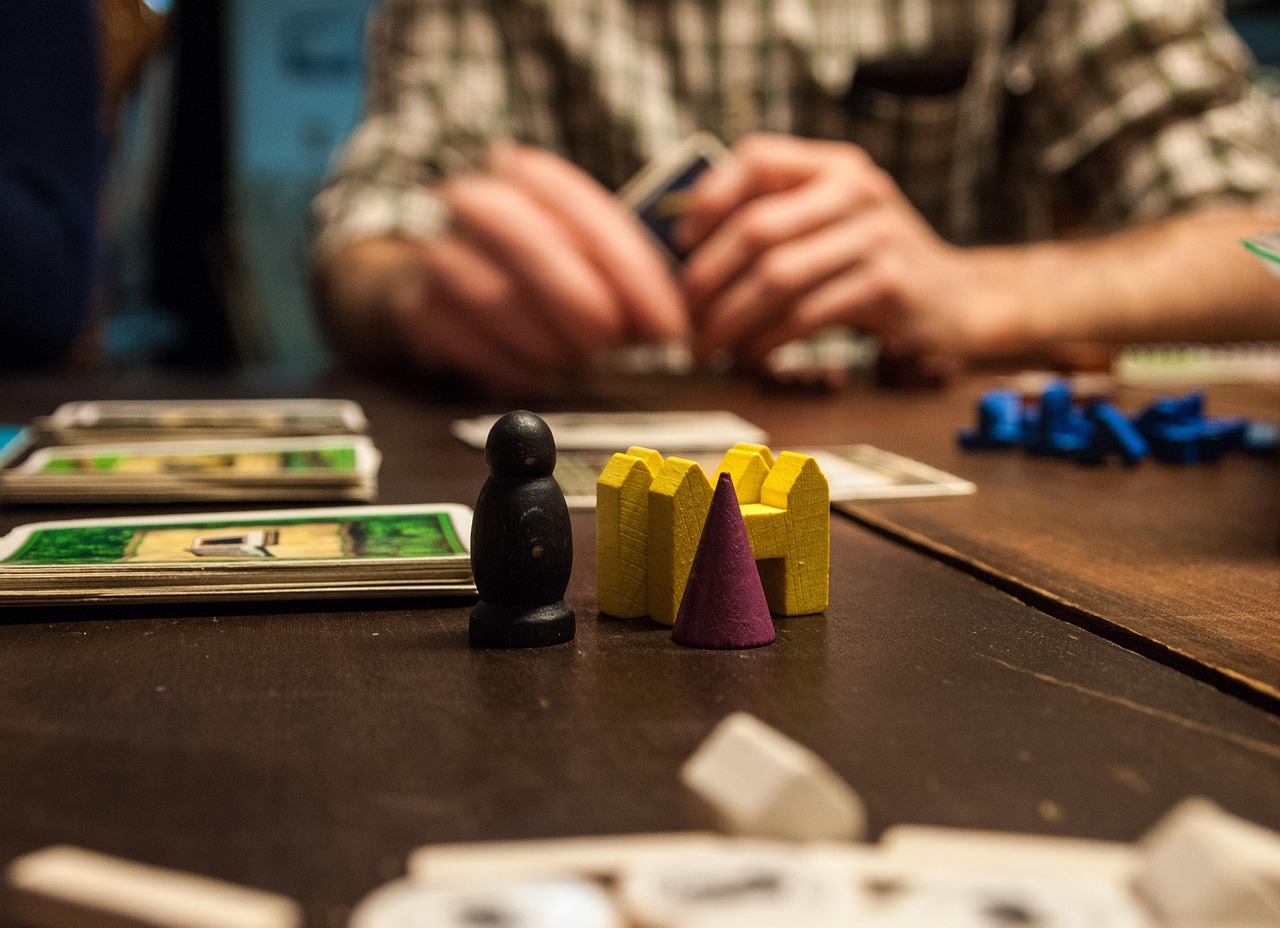 Comment organiser une soirée jeux de société entre amis